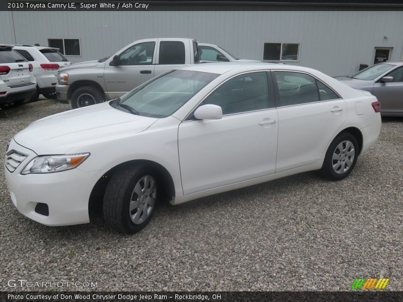 Super White / Ash Gray 2010 Toyota Camry LE
