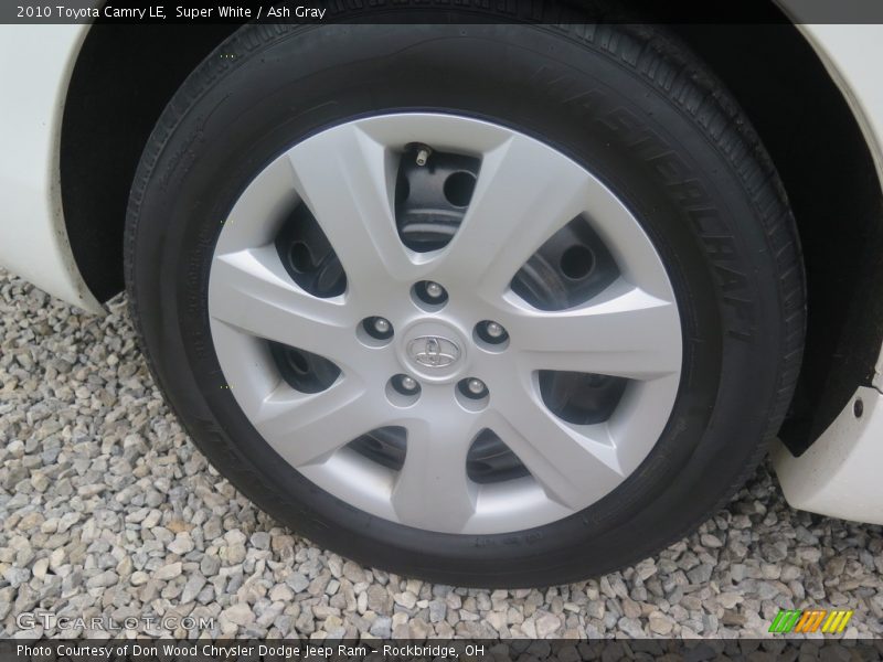 Super White / Ash Gray 2010 Toyota Camry LE