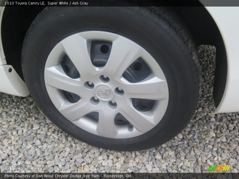 Super White / Ash Gray 2010 Toyota Camry LE