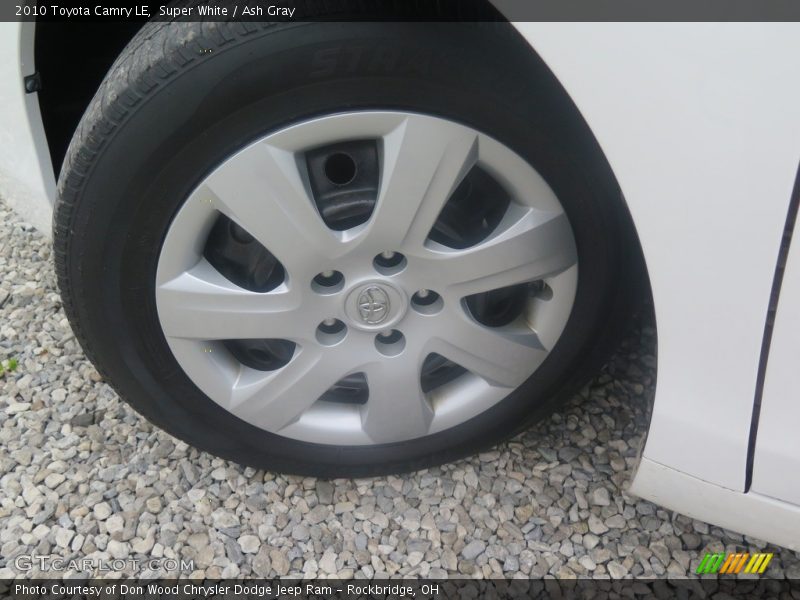 Super White / Ash Gray 2010 Toyota Camry LE