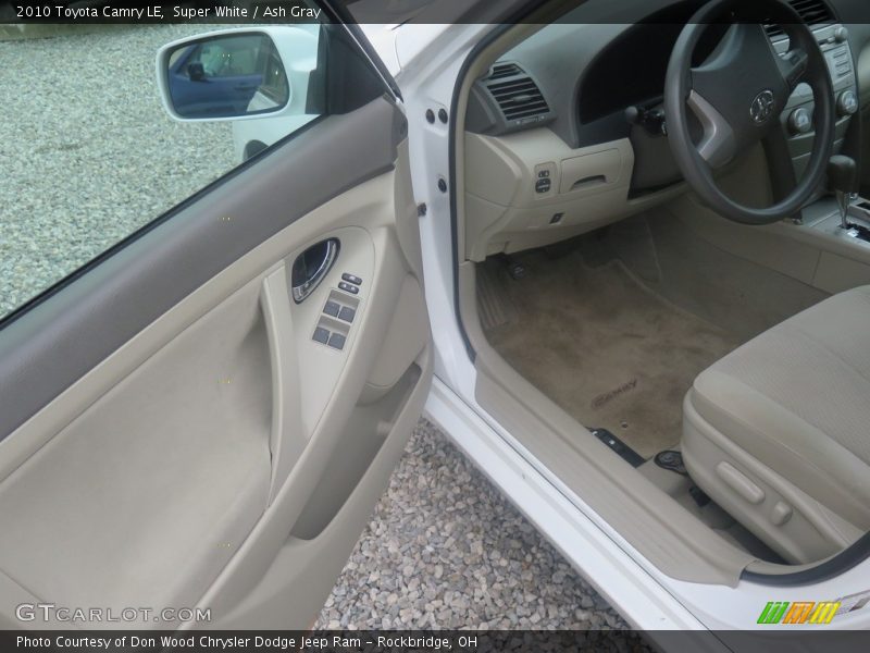 Super White / Ash Gray 2010 Toyota Camry LE