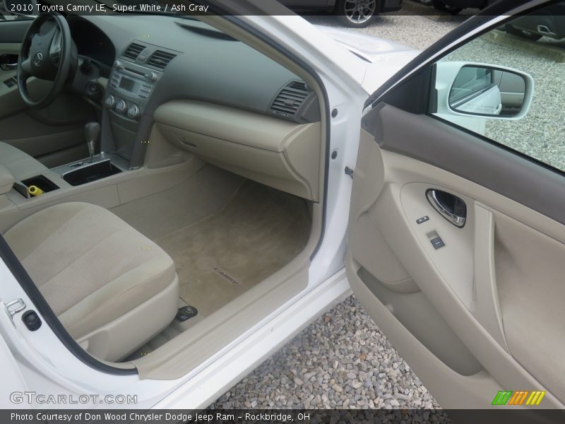 Super White / Ash Gray 2010 Toyota Camry LE