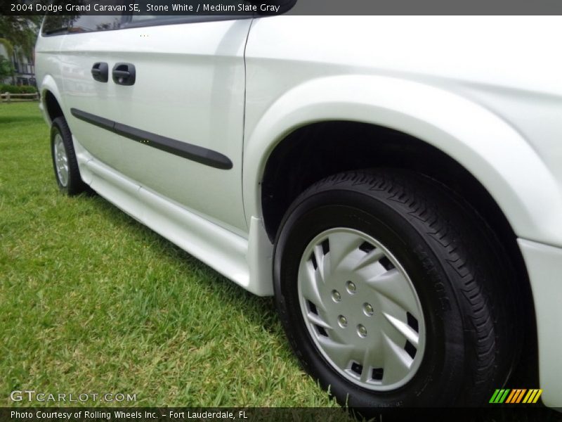 Stone White / Medium Slate Gray 2004 Dodge Grand Caravan SE