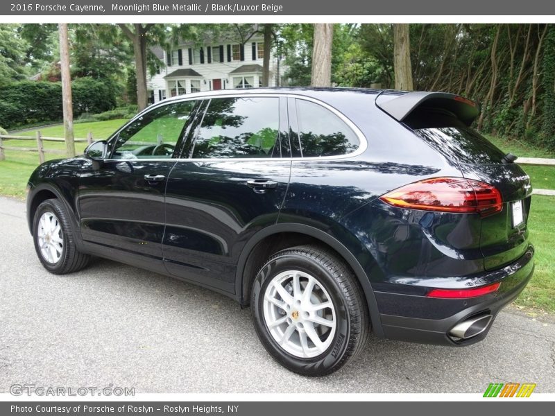 Moonlight Blue Metallic / Black/Luxor Beige 2016 Porsche Cayenne