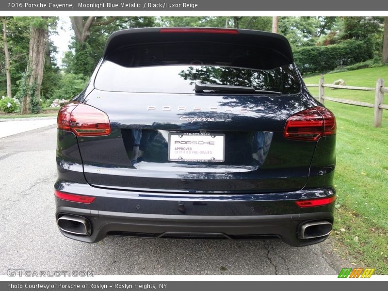 Moonlight Blue Metallic / Black/Luxor Beige 2016 Porsche Cayenne