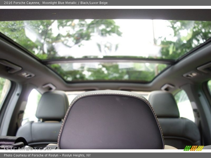 Moonlight Blue Metallic / Black/Luxor Beige 2016 Porsche Cayenne
