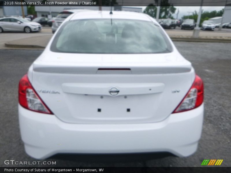 Fresh Powder White / Charcoal 2018 Nissan Versa SV
