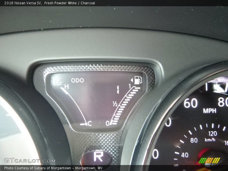 Fresh Powder White / Charcoal 2018 Nissan Versa SV