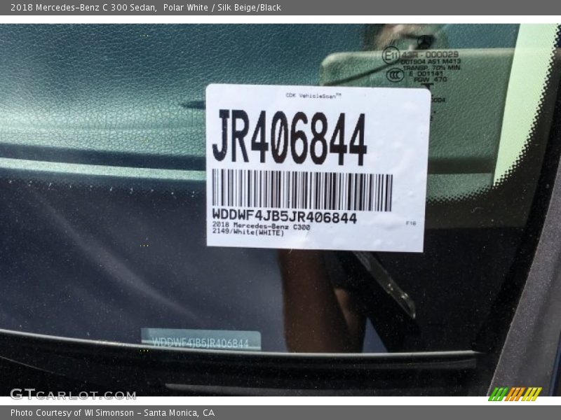 Polar White / Silk Beige/Black 2018 Mercedes-Benz C 300 Sedan