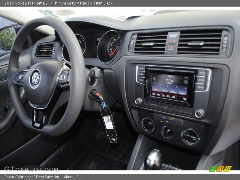 Platinum Grey Metallic / Titan Black 2016 Volkswagen Jetta S