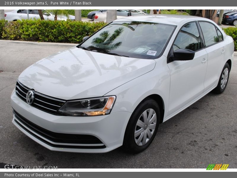 Pure White / Titan Black 2016 Volkswagen Jetta S