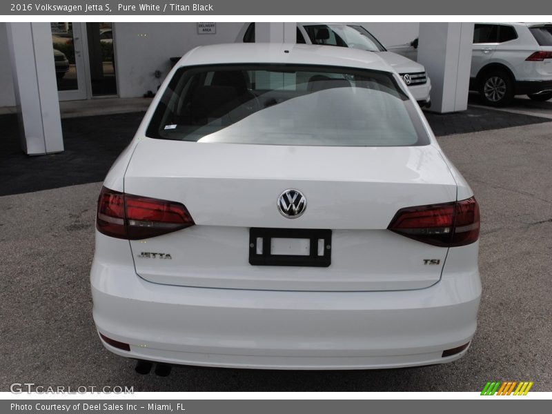 Pure White / Titan Black 2016 Volkswagen Jetta S