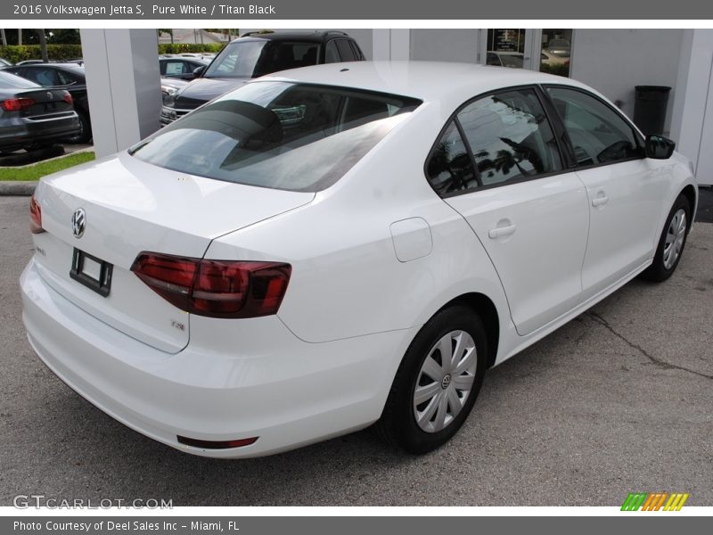 Pure White / Titan Black 2016 Volkswagen Jetta S