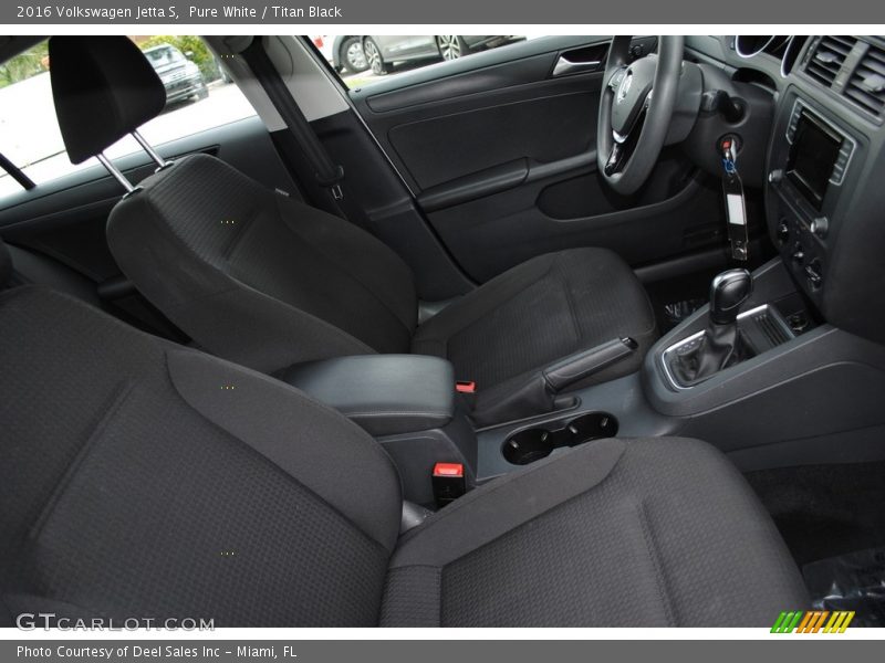Pure White / Titan Black 2016 Volkswagen Jetta S