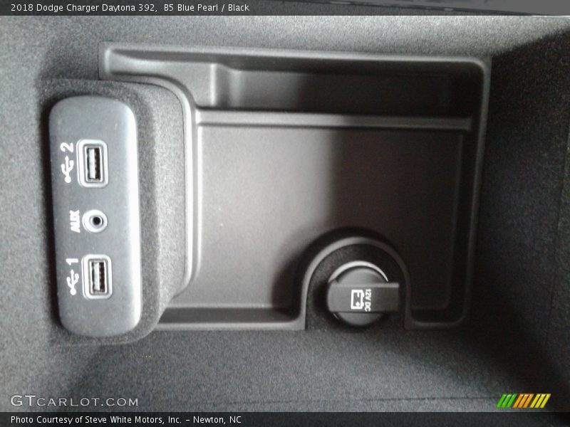 B5 Blue Pearl / Black 2018 Dodge Charger Daytona 392