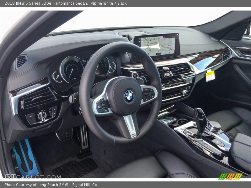 Alpine White / Black 2018 BMW 5 Series 530e iPerfomance Sedan