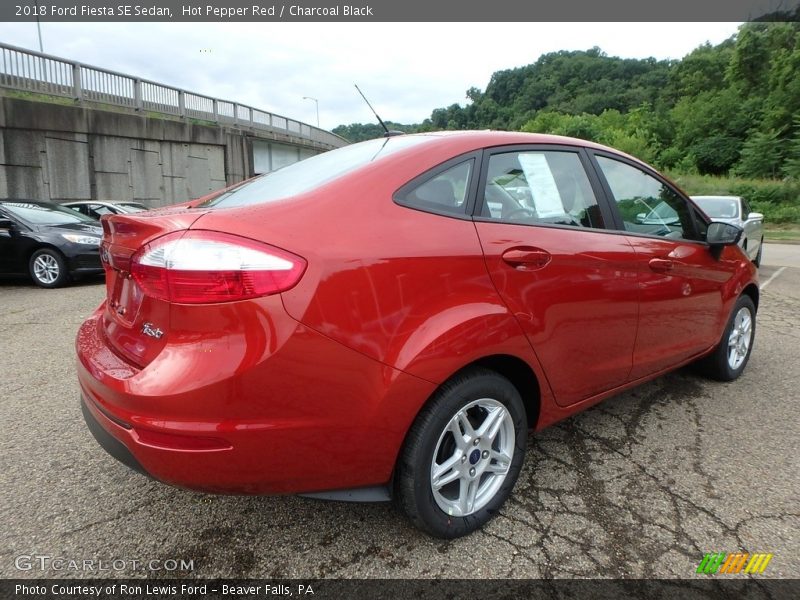 Hot Pepper Red / Charcoal Black 2018 Ford Fiesta SE Sedan