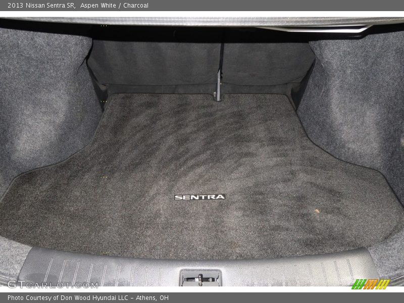 Aspen White / Charcoal 2013 Nissan Sentra SR