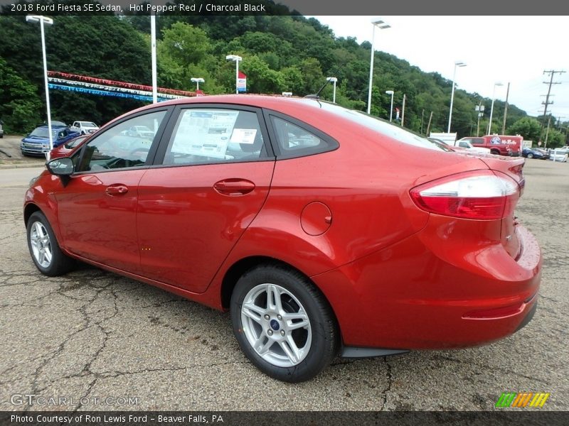 Hot Pepper Red / Charcoal Black 2018 Ford Fiesta SE Sedan