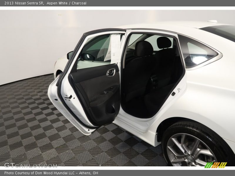 Aspen White / Charcoal 2013 Nissan Sentra SR