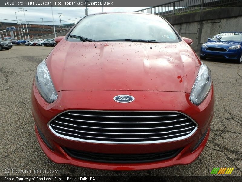 Hot Pepper Red / Charcoal Black 2018 Ford Fiesta SE Sedan