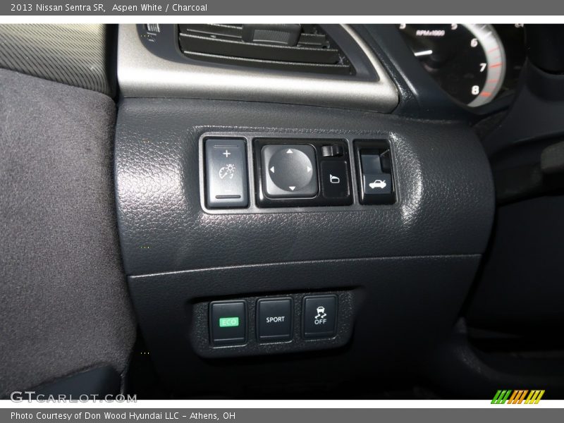 Aspen White / Charcoal 2013 Nissan Sentra SR