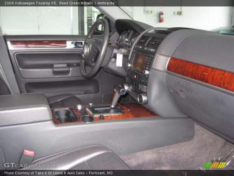 Reed Green Metallic / Anthracite 2004 Volkswagen Touareg V8
