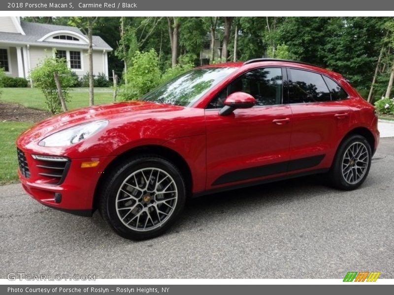 Front 3/4 View of 2018 Macan S
