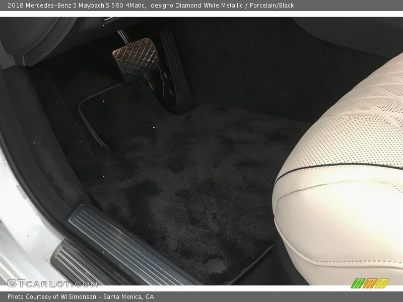 designo Diamond White Metallic / Porcelain/Black 2018 Mercedes-Benz S Maybach S 560 4Matic