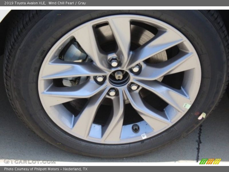 Wind Chill Pearl / Gray 2019 Toyota Avalon XLE