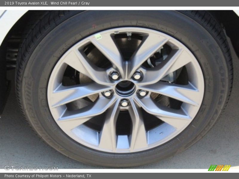 Wind Chill Pearl / Gray 2019 Toyota Avalon XLE