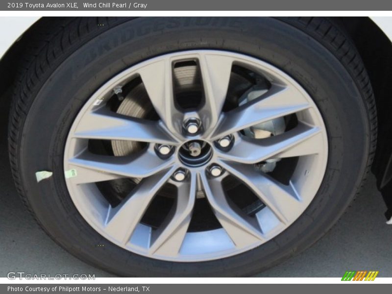 Wind Chill Pearl / Gray 2019 Toyota Avalon XLE
