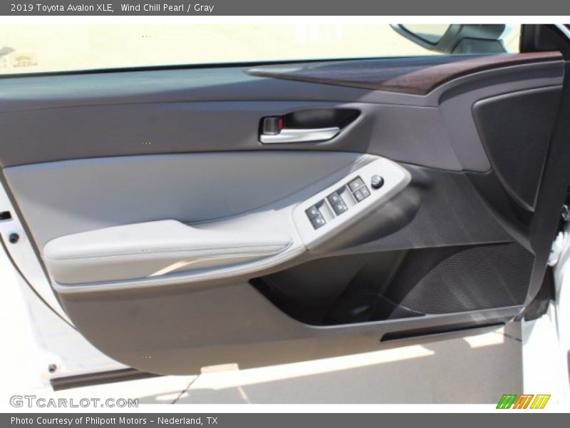 Wind Chill Pearl / Gray 2019 Toyota Avalon XLE