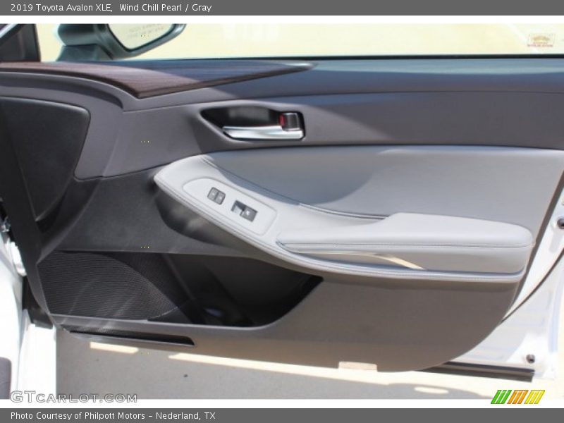 Wind Chill Pearl / Gray 2019 Toyota Avalon XLE