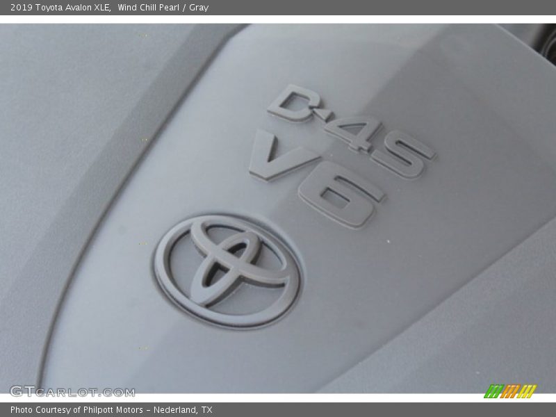 Wind Chill Pearl / Gray 2019 Toyota Avalon XLE