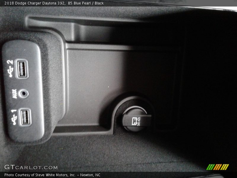 B5 Blue Pearl / Black 2018 Dodge Charger Daytona 392