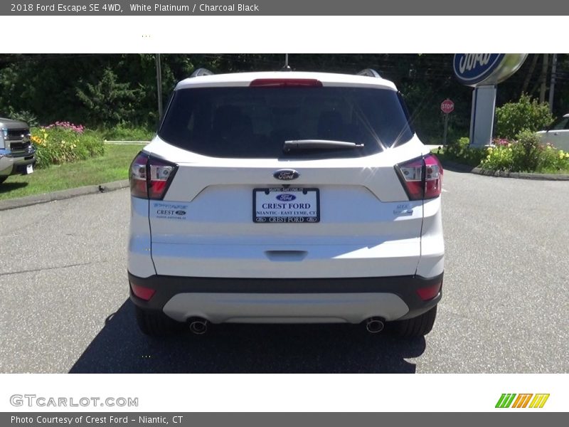 White Platinum / Charcoal Black 2018 Ford Escape SE 4WD