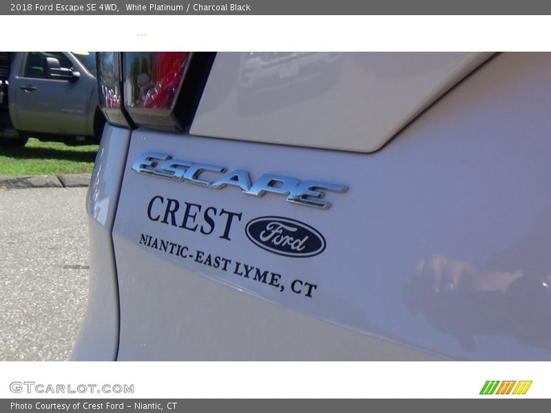 White Platinum / Charcoal Black 2018 Ford Escape SE 4WD