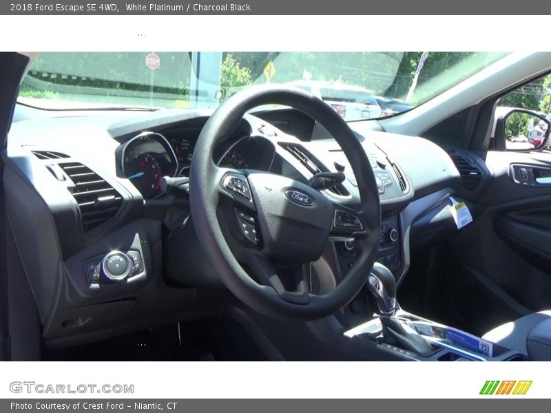 White Platinum / Charcoal Black 2018 Ford Escape SE 4WD