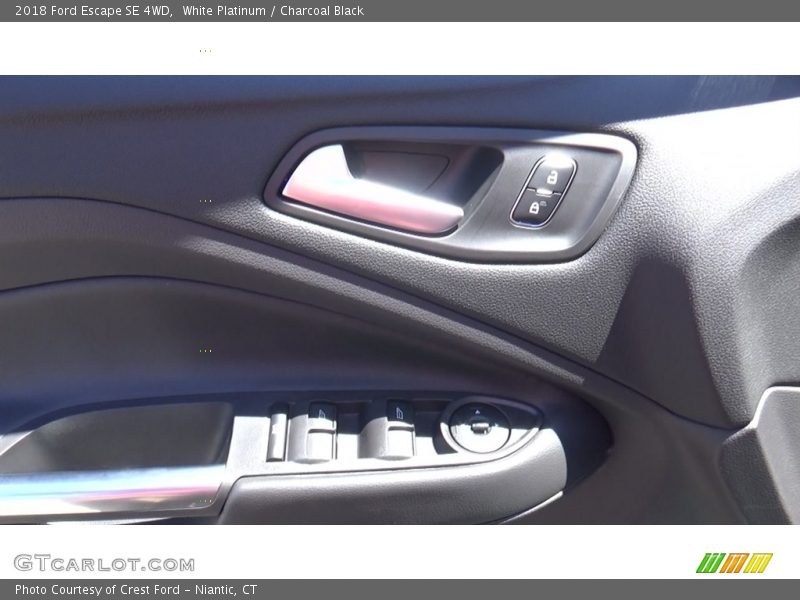 White Platinum / Charcoal Black 2018 Ford Escape SE 4WD