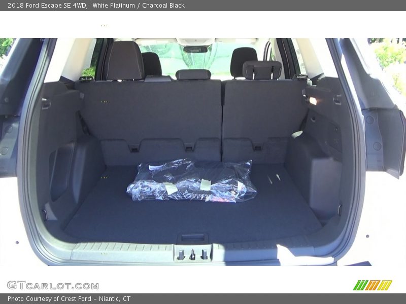 White Platinum / Charcoal Black 2018 Ford Escape SE 4WD