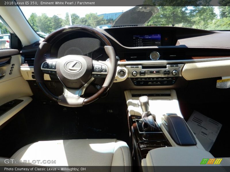 Eminent White Pearl / Parchment 2018 Lexus ES 350