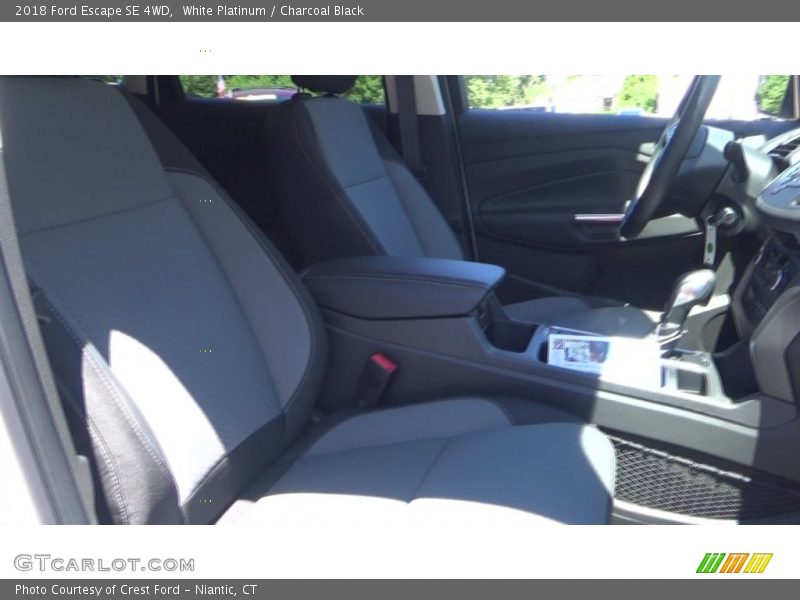 White Platinum / Charcoal Black 2018 Ford Escape SE 4WD