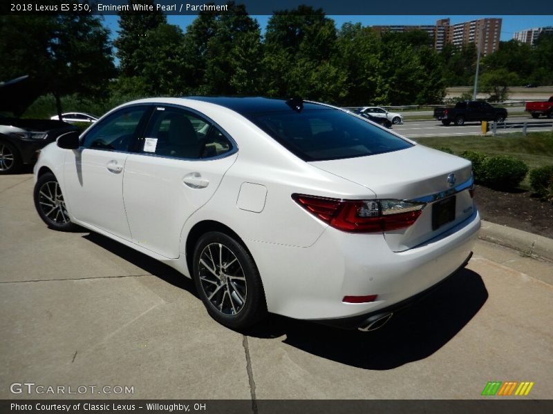 Eminent White Pearl / Parchment 2018 Lexus ES 350