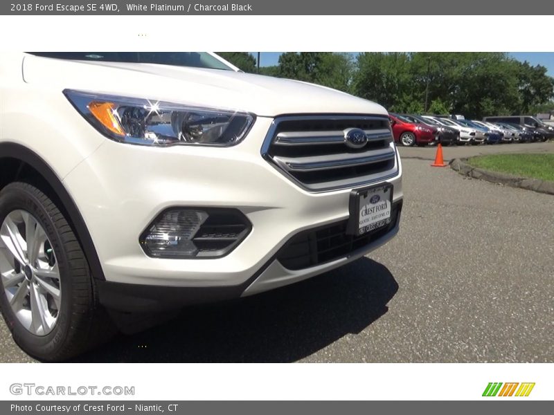 White Platinum / Charcoal Black 2018 Ford Escape SE 4WD