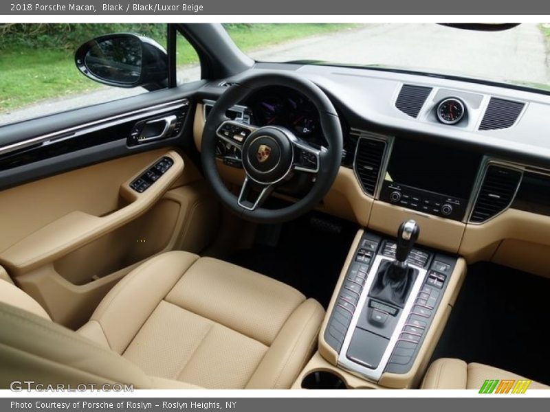 Black / Black/Luxor Beige 2018 Porsche Macan