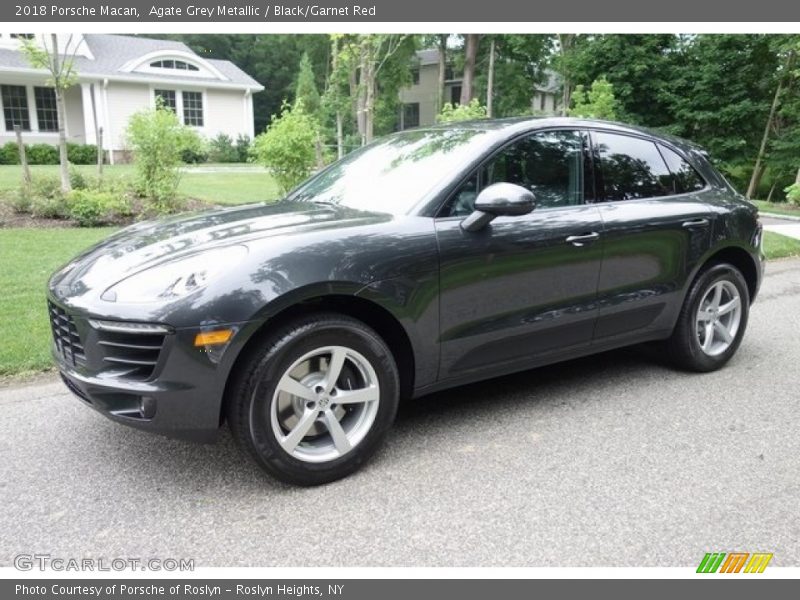 Agate Grey Metallic / Black/Garnet Red 2018 Porsche Macan