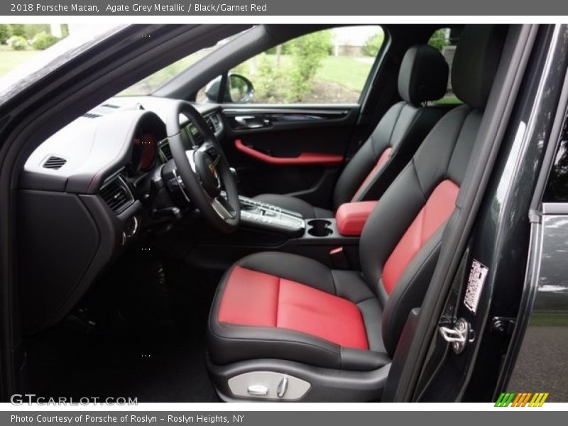 Agate Grey Metallic / Black/Garnet Red 2018 Porsche Macan