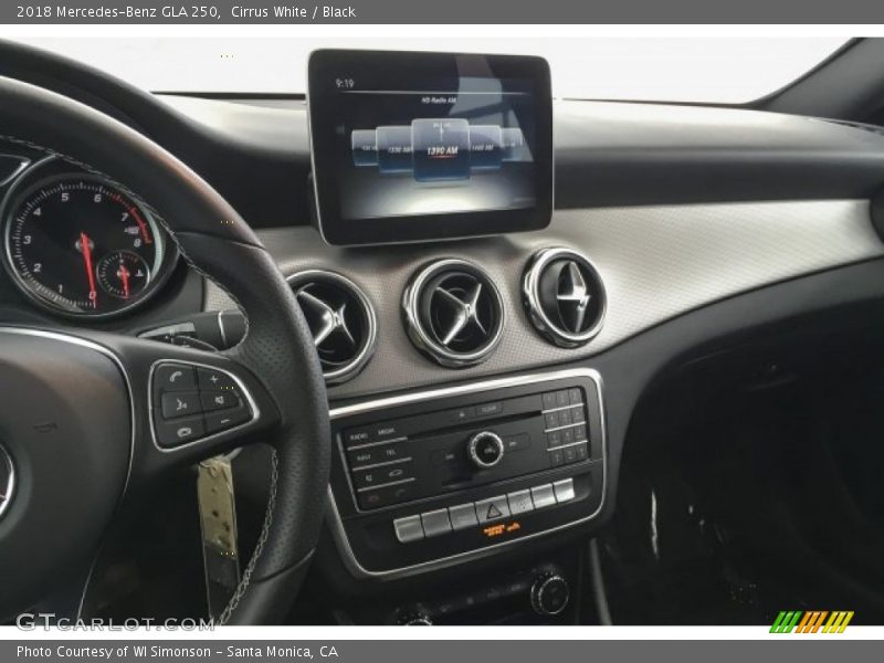 Cirrus White / Black 2018 Mercedes-Benz GLA 250
