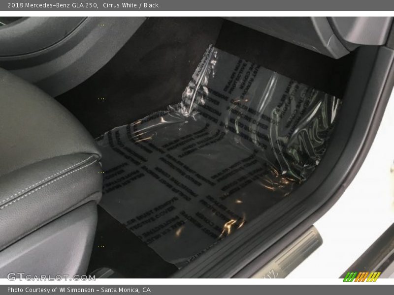 Cirrus White / Black 2018 Mercedes-Benz GLA 250